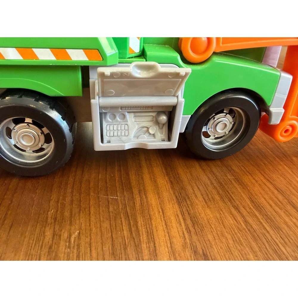 Paw Patrol Rocky Recycle Truck Toy Set with Chase Car and Robo-Dog Figure Green